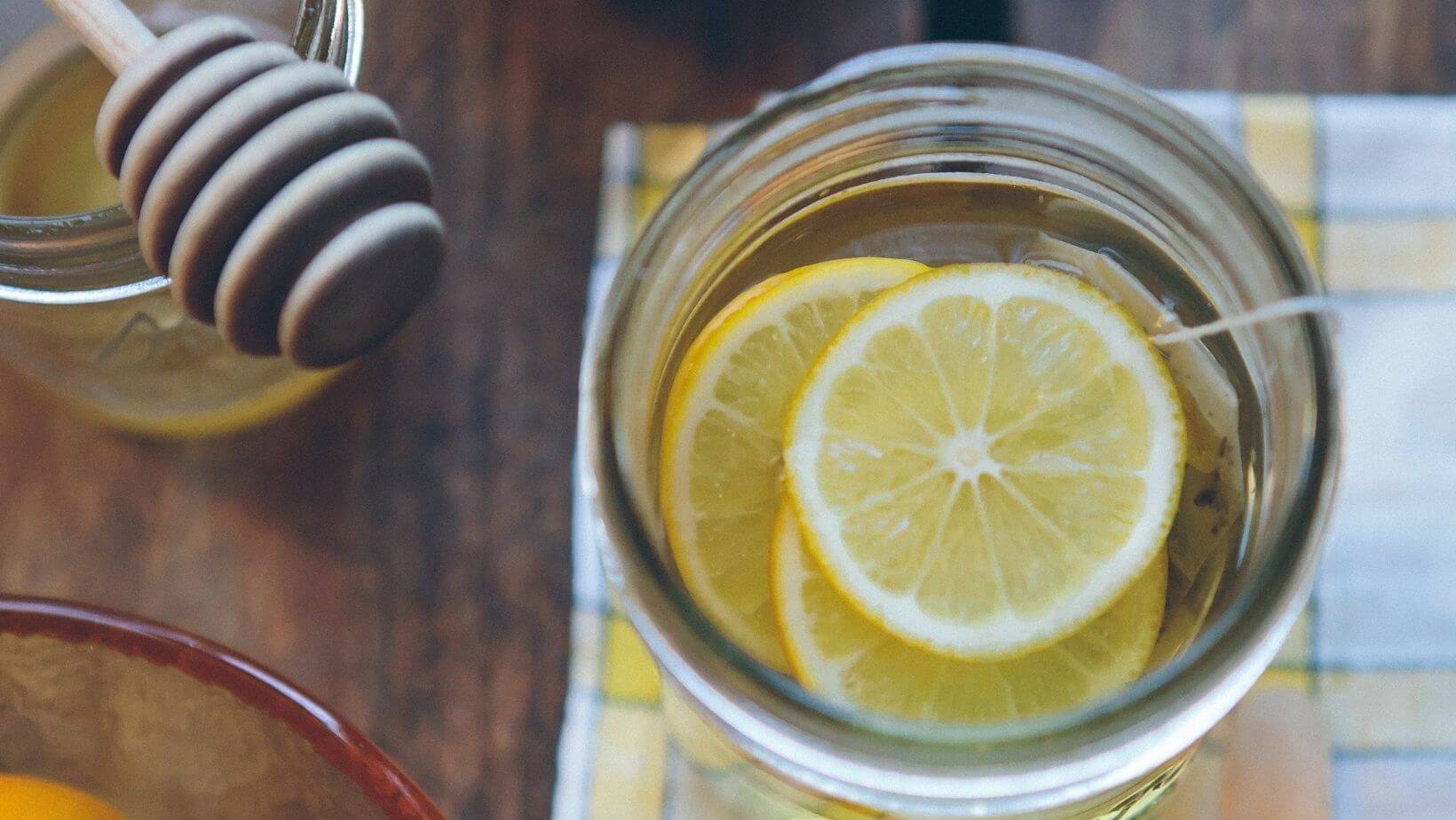 Para qué sirve la miel con limón: Una combinación saludable